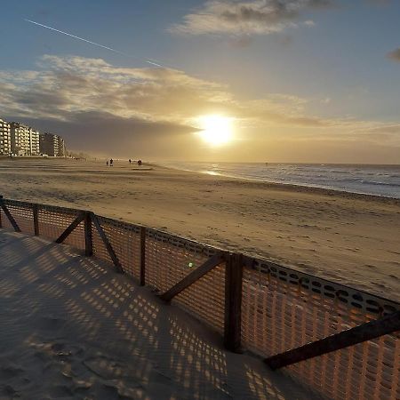 Appartement Met Zeezicht En Verwarmd Zwembad Ostenda Esterno foto