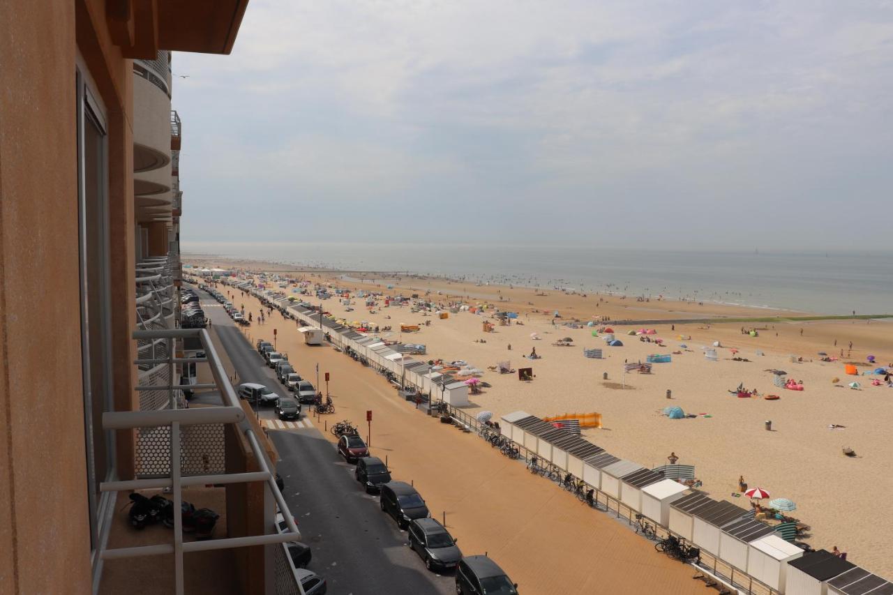 Appartement Met Zeezicht En Verwarmd Zwembad Ostenda Esterno foto