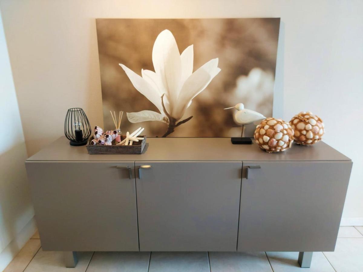 Appartement Met Zeezicht En Verwarmd Zwembad Ostenda Esterno foto